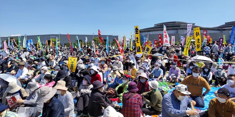 Pacifists’ protest